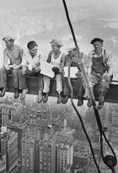 Fotobehang New York Workers - Zwart - Wit Behang